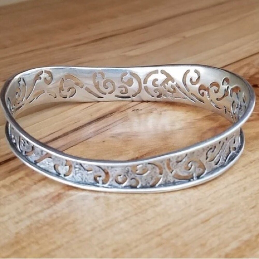 Silpada 925 Sterling Silver Oxidized Oval Cutout Bangle Retired - Picture 7 of 11
